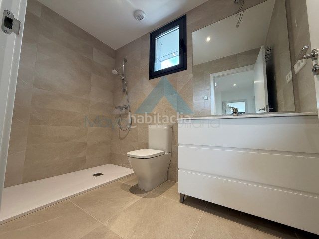 Foto f115f990-942e-4dc1-b160-10013af969cf. Alquiler casa adosada chalet adosado en alquiler a estrenar en valdebebas () en Madrid