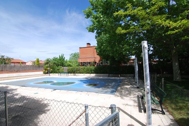 Foto d54c6e8f-2f52-4ecf-be13-c44e6d707fda. Casa adossada amb piscina a Urbanizaciones Rivas - Vaciamadrid
