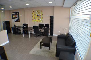 Location Local commercial à San Martín de la Vega. Local de oficinas de 75 m2 totalmente acondicionado, con despach
