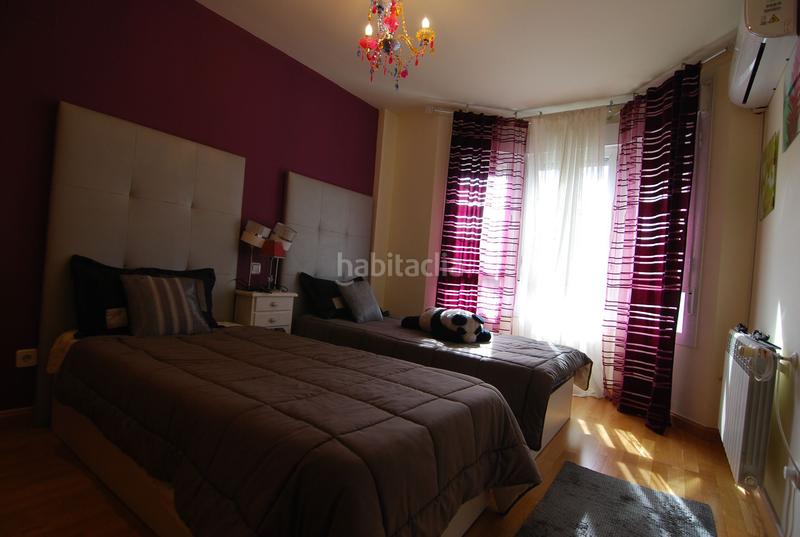 Foto bf106774-ecd0-406e-abb8-7a33023c3220. House with heating pool in Restón I-Restón II Valdemoro