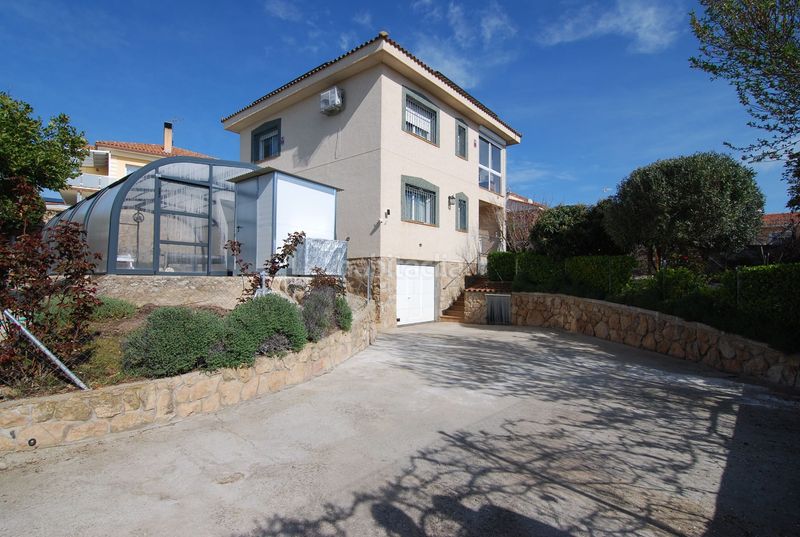 Foto 3e1d3da8-5b12-4d3d-8dc0-25b6458cb120. Casa amb calefacció a Navas del Rey