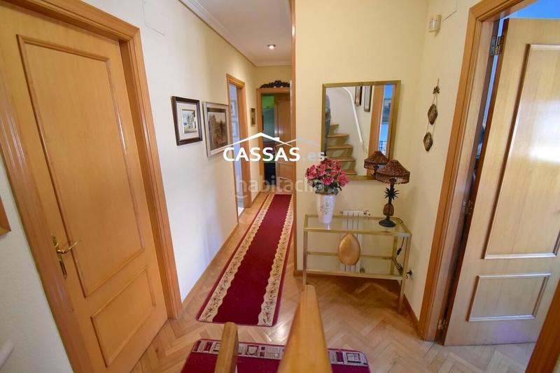 Foto 102996f2-4ab7-4322-8731-a62ff713c240. Casa adosada chalet en fresnos, 6 habitaciones, 3 baños, jardin, garaje y solarium. en Torrejón de Ardoz