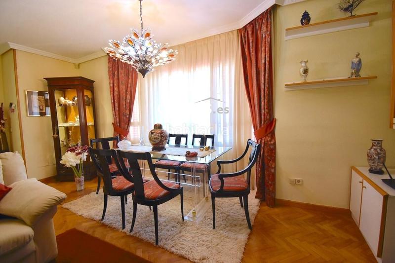 Foto 1c3ba1dd-2f6a-40fd-94e4-6a8c041d2b61. Casa adosada chalet en fresnos, 6 habitaciones, 3 baños, jardin, garaje y solarium. en Torrejón de Ardoz