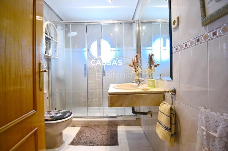 Foto 22044b71-3d98-4f48-95b1-48c9fa017503. Casa adosada chalet en fresnos, 6 habitaciones, 3 baños, jardin, garaje y solarium. en Torrejón de Ardoz