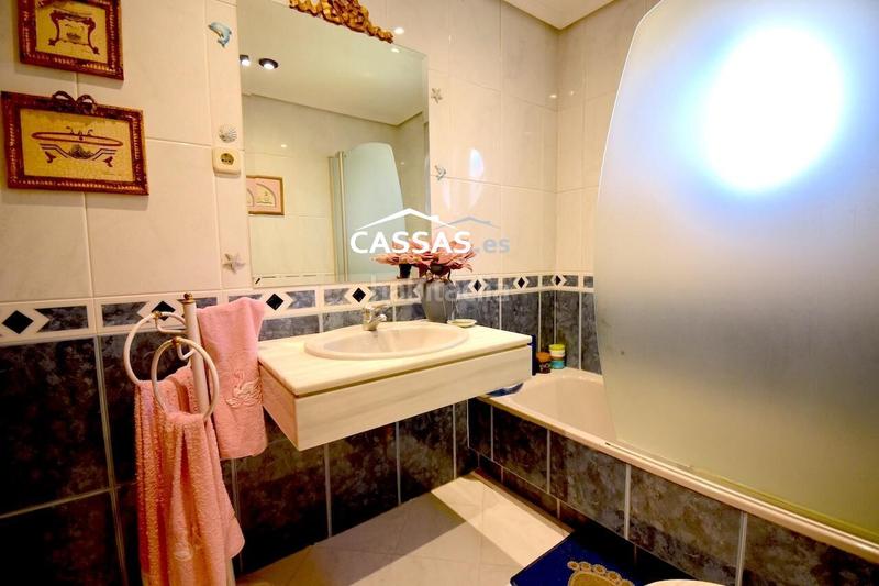 Foto 38c67293-1832-45ae-8295-df1ef92d079f. Casa adosada chalet en fresnos, 6 habitaciones, 3 baños, jardin, garaje y solarium. en Torrejón de Ardoz