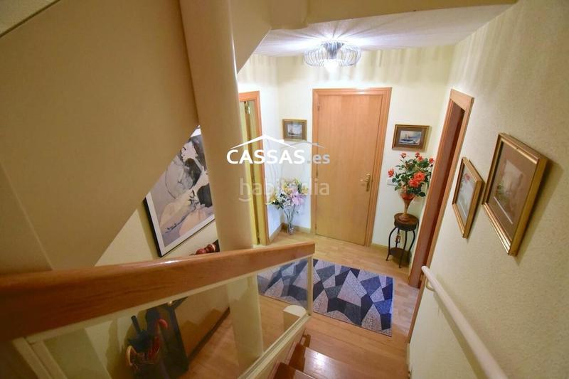 Foto 557ba779-1971-4f92-ade6-0038dc238854. Casa adosada chalet en fresnos, 6 habitaciones, 3 baños, jardin, garaje y solarium. en Torrejón de Ardoz