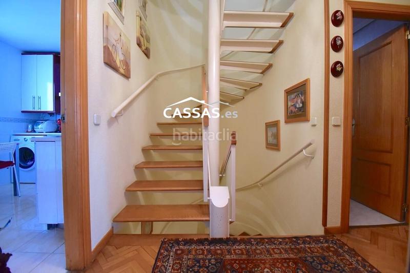 Foto 5a258f01-b619-4eb9-9d24-edc9317dd3a8. Casa adosada chalet en fresnos, 6 habitaciones, 3 baños, jardin, garaje y solarium. en Torrejón de Ardoz