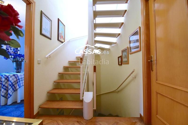 Foto 5c33e782-3716-4e97-a032-9dc875d93353. Casa adosada chalet en fresnos, 6 habitaciones, 3 baños, jardin, garaje y solarium. en Torrejón de Ardoz