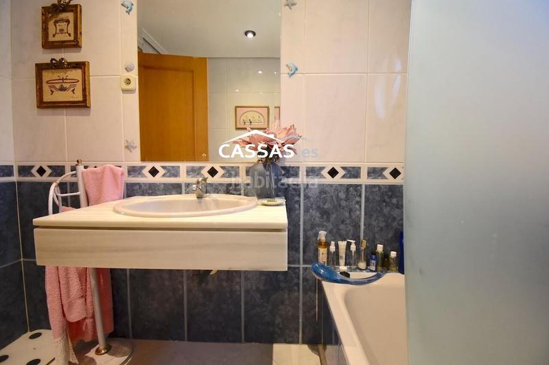 Foto 67c69175-3242-4568-b14f-4f371acbedd6. Casa adosada chalet en fresnos, 6 habitaciones, 3 baños, jardin, garaje y solarium. en Torrejón de Ardoz