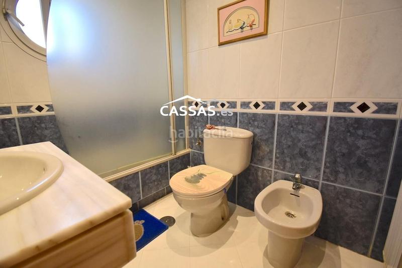 Foto 8d1b5038-1ead-44c6-950b-1ce9372a7f53. Casa adosada chalet en fresnos, 6 habitaciones, 3 baños, jardin, garaje y solarium. en Torrejón de Ardoz