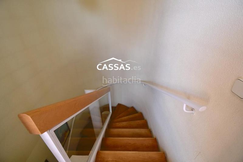 Foto 905e7539-a732-45bf-9034-c0e1075f11b4. Casa adosada chalet en fresnos, 6 habitaciones, 3 baños, jardin, garaje y solarium. en Torrejón de Ardoz