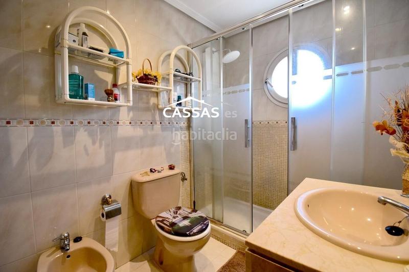 Foto 9194b305-ee34-4748-9d94-79ad2169fa5d. Casa adosada chalet en fresnos, 6 habitaciones, 3 baños, jardin, garaje y solarium. en Torrejón de Ardoz