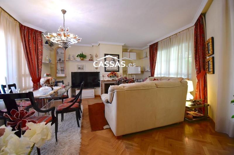 Foto 9d2ef60b-9525-4222-b019-c8f278bb0c53. Casa adosada chalet en fresnos, 6 habitaciones, 3 baños, jardin, garaje y solarium. en Torrejón de Ardoz