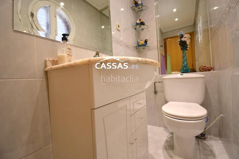 Foto af518fa8-ce26-467f-8cb9-6217120938dc. Casa adosada chalet en fresnos, 6 habitaciones, 3 baños, jardin, garaje y solarium. en Torrejón de Ardoz