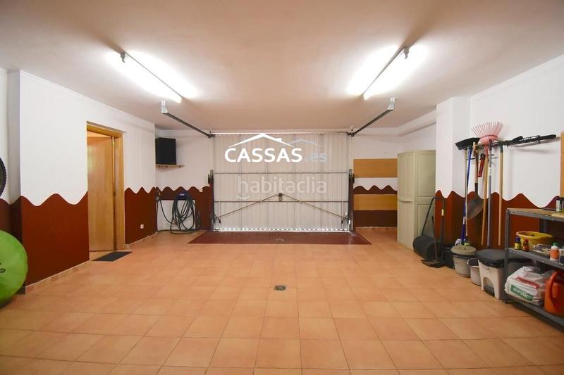 Foto dac6c325-c597-44de-bc6f-f52e48e72752. Casa adosada chalet en fresnos, 6 habitaciones, 3 baños, jardin, garaje y solarium. en Torrejón de Ardoz