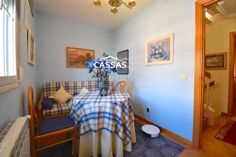 Foto e97dc319-f42a-4b2d-826f-259609446824. Casa adosada chalet en fresnos, 6 habitaciones, 3 baños, jardin, garaje y solarium. en Torrejón de Ardoz
