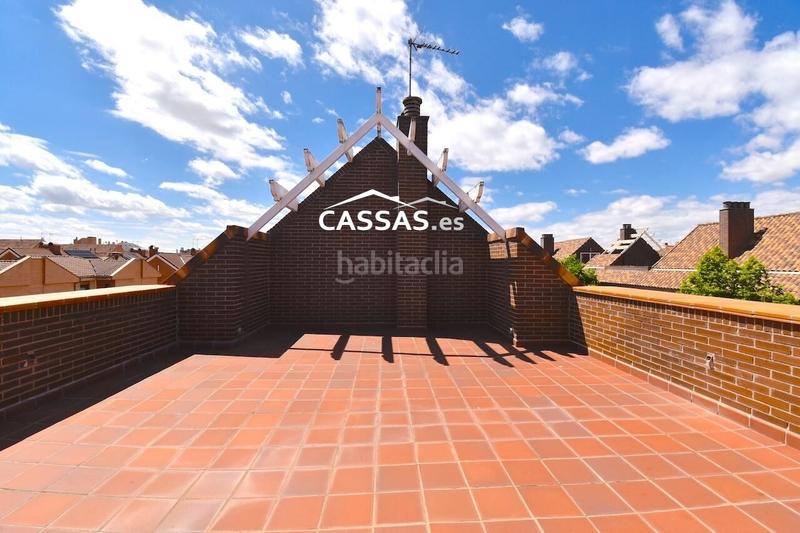 Foto f8f6f79a-ce02-4324-abe4-f7f32296fc4a. Casa adosada chalet en fresnos, 6 habitaciones, 3 baños, jardin, garaje y solarium. en Torrejón de Ardoz