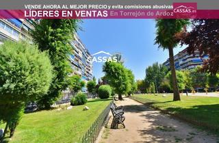 Piso  Calle silicio. Parque catalua  estudio en planta baja  reforma a estrenar.