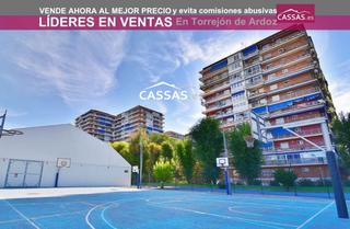 Appartement  Calle pozo nieves. Parque de cataluña 4 habitaciones y 2 baños. de esquina con terr
