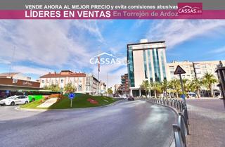 Pis a Centro. Zona centro renfe. 3 habitaciones, terraza y ascensor.