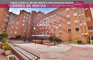 Pis  Calle caada. Zona caada  gran piso con 3 habitaciones y 2 baos. garaje incl