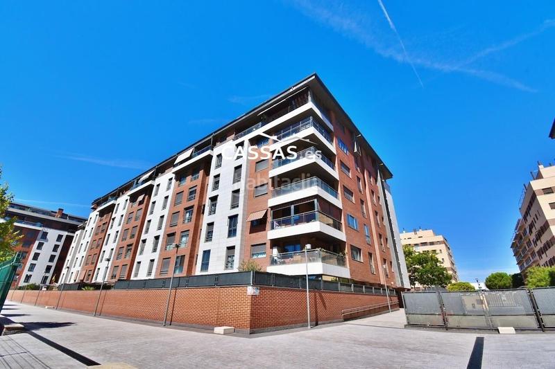 Foto 19b1087a-0984-4821-a76a-9871f05e7b9b. Àtic amb calefacció aparcament piscina a Virgen del Rosario Torrejón de Ardoz