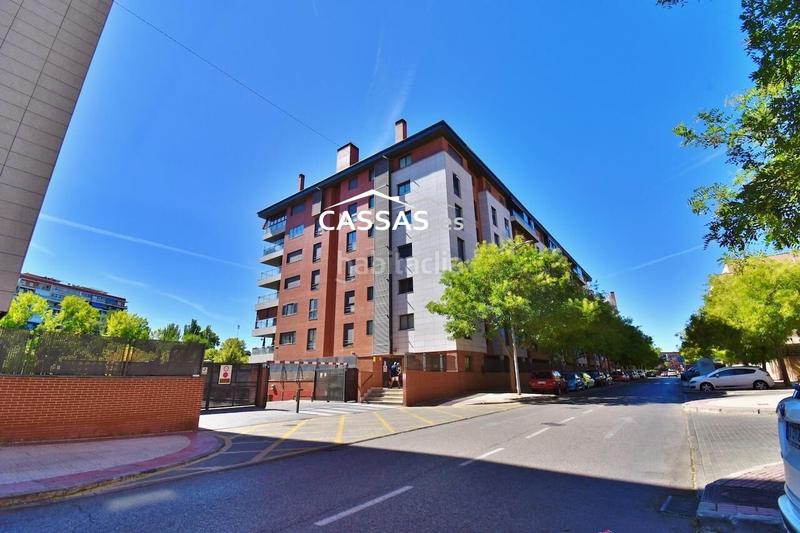 Foto 2b1543c2-3e41-4d04-a5c7-28f577d7e0d3. Àtic amb calefacció aparcament piscina a Virgen del Rosario Torrejón de Ardoz