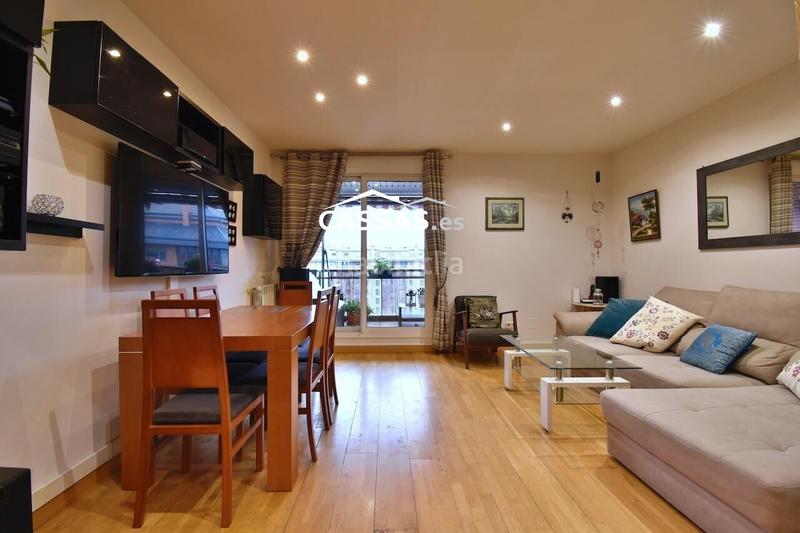 Foto 63a1a58f-a1d6-4b8a-bac3-f9bed41e3bd8. Àtic amb calefacció aparcament piscina a Virgen del Rosario Torrejón de Ardoz