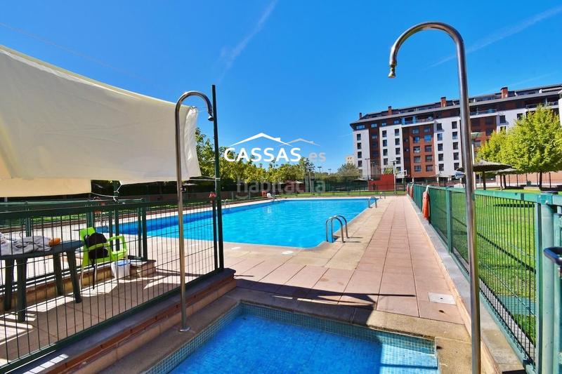 Foto 666193bb-b82c-4818-abc3-5ca412adf31c. Àtic amb calefacció aparcament piscina a Virgen del Rosario Torrejón de Ardoz