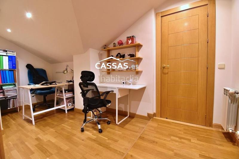 Foto 7c02cd93-1601-45cf-a1cc-8ee6405de63f. Àtic amb calefacció aparcament piscina a Virgen del Rosario Torrejón de Ardoz