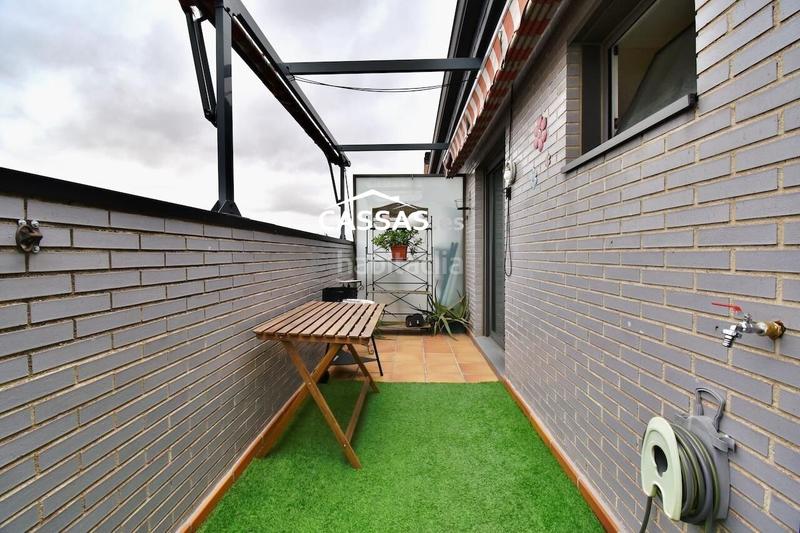 Foto 87293ef7-819e-4c47-b71d-32479fce4ce4. Àtic amb calefacció aparcament piscina a Virgen del Rosario Torrejón de Ardoz