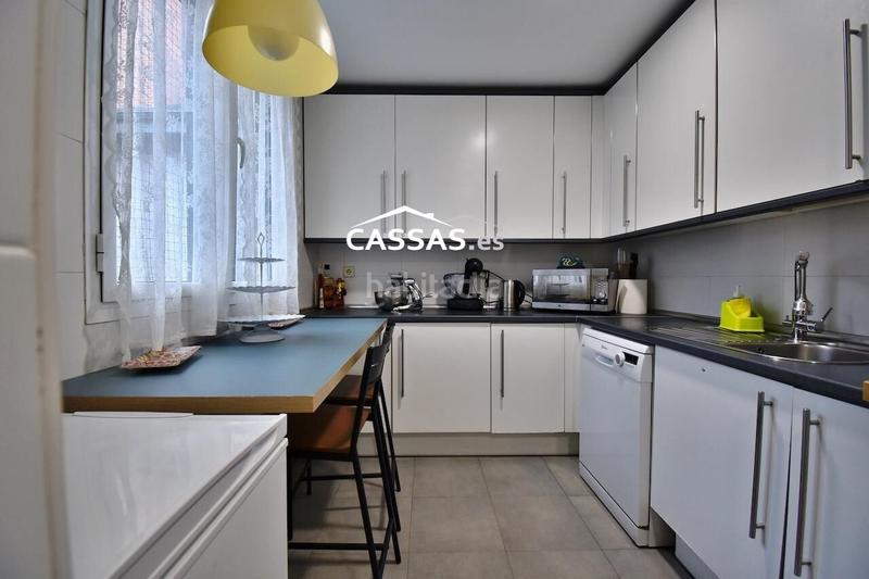 Foto b85a5e14-2863-4145-9e5f-a67681811bc2. Àtic amb calefacció aparcament piscina a Virgen del Rosario Torrejón de Ardoz