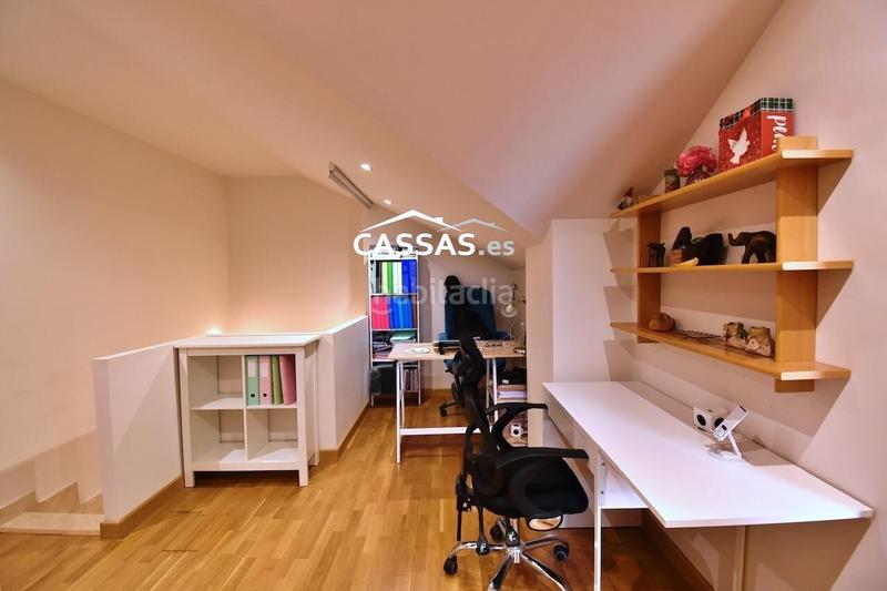 Foto e9b29750-3196-4fc2-9494-475fd6054116. Àtic amb calefacció aparcament piscina a Virgen del Rosario Torrejón de Ardoz