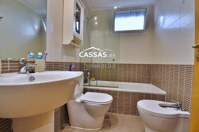 Foto f6708071-bcad-4fbd-9429-c6dd886c040b. Àtic amb calefacció aparcament piscina a Virgen del Rosario Torrejón de Ardoz