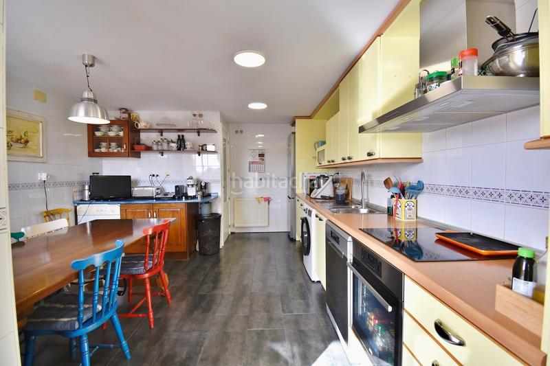 Foto dfa2db2a-c22b-4deb-94e4-b63fb47a7c53. Pis amb calefacció aparcament a Fresnos I y II Torrejón de Ardoz