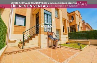 Xalet  Calle cibeles. Chalet en fresnos  4 habitaciones antes 5, 3 baños, jardín y gar