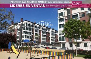 Appartement  Plaza solidaridad. Jardines de madrid con 2 habitaciones.  garaje, trastero y pisci