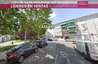 Pis  Calle cuenca. Centro  planta baja. 2 habitaciones con patio.