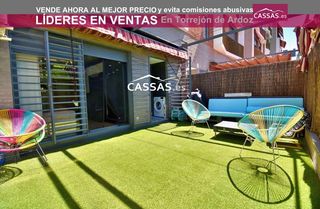 Planta baixa  Calle  pablo gargallo. Soto del henares bajo con jardín, 2 habitaciones .piscina, 2 gar