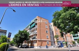 Pis  Calle oxigeno. Zona mármol. piso de 3 habitaciones con terraza. reforma a estre