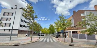 Pis  Paseo juan bautista monegro. Soto del henares  2 habitaciones, 2 plazas de garaje y trastero.