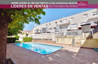 Planta baixa  Calle del almendro. Zona virgen de loreto  bajo con jardín de 3 habitaciones, 2 baño
