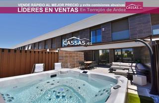 Semi detached house  Calle valle del jerte. Precioso y exclusivo chalet en fresnos,  3 habitaciones, 3 baños