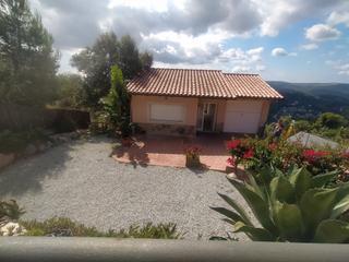 Chalet en Corbera de Llobregat. ¡tu casa soñada con vistas al mar te está esperando!