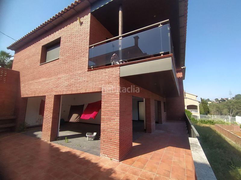 Foto 40632834-2905-4a8f-8c60-1149a55c78c9. Xalet amb calefacció aparcament piscina a Cervelló