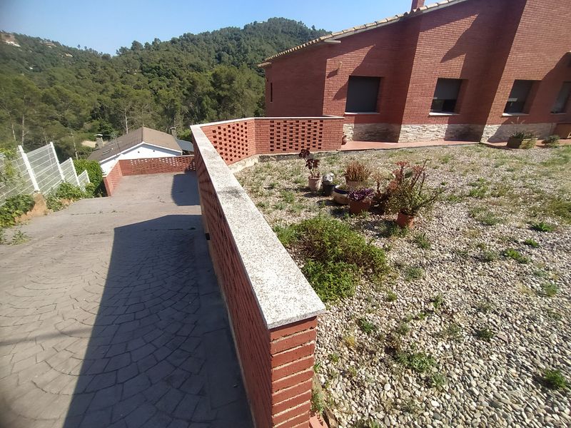 Foto 5242b52c-92a6-4f7c-87ec-041333248e21. Xalet amb calefacció aparcament piscina a Cervelló