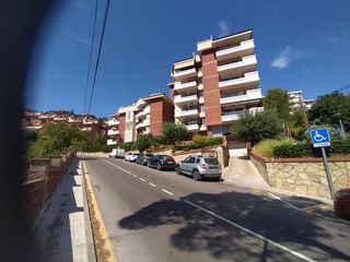 Pis a Corbera de Llobregat. Amplio piso de 165 m² con piscina, jardín, terrazas y trastero e
