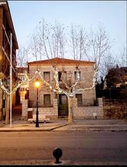 Chalet in Avenida de la constitución 53. Casa de piedra única.