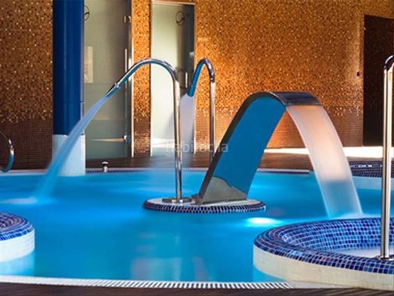 Foto aeb4c42b-6358-4604-a696-f07fe6b5e03f. Edifici a Serrejón