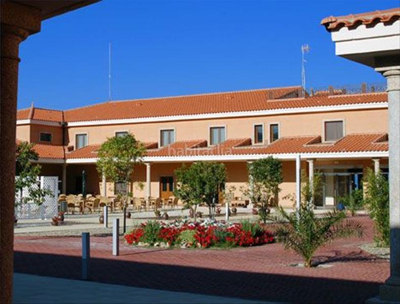 Foto b8112ac2-5e2b-4299-bfa6-02d1f2f3999c. Edifici a Serrejón